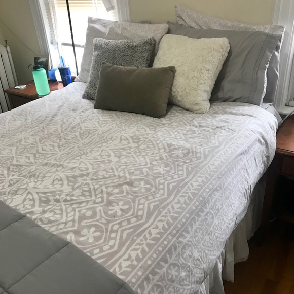 Urban Outfitters Duvet Cover Full/Queen + Shams - Picture 2 of 5